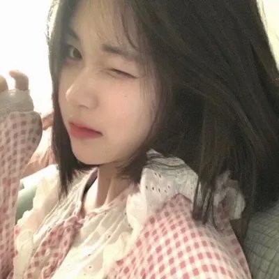 吮拇指的人